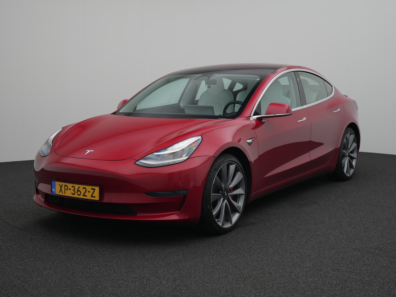 Tesla Model 3 (XP362Z) met abonnement