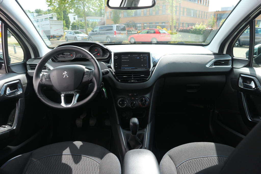 Peugeot 208 (ZB803D) met abonnement