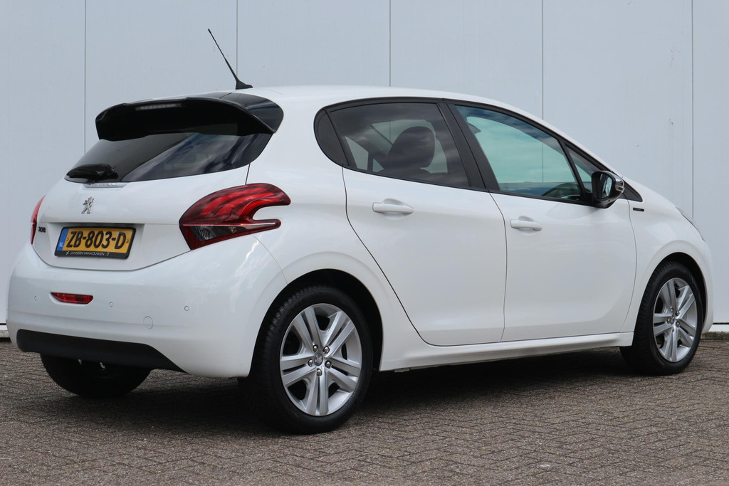 Peugeot 208 (ZB803D) met abonnement