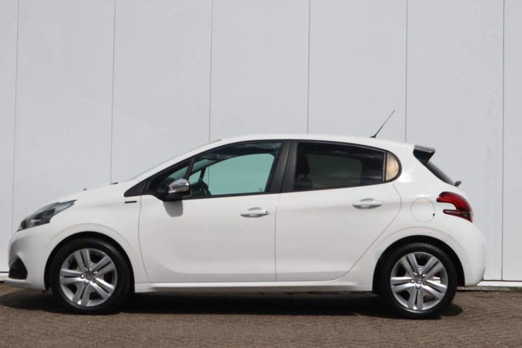 Peugeot 208 (ZB803D) met abonnement