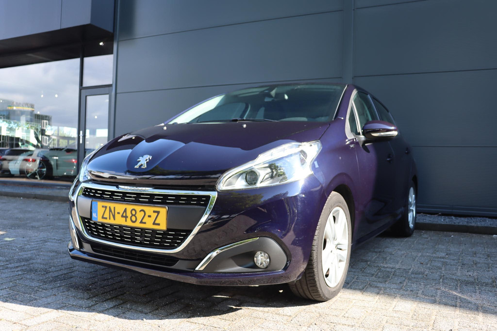 Peugeot 208 (ZN482Z) met abonnement