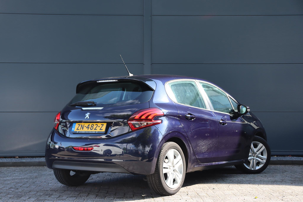 Peugeot 208 (ZN482Z) met abonnement