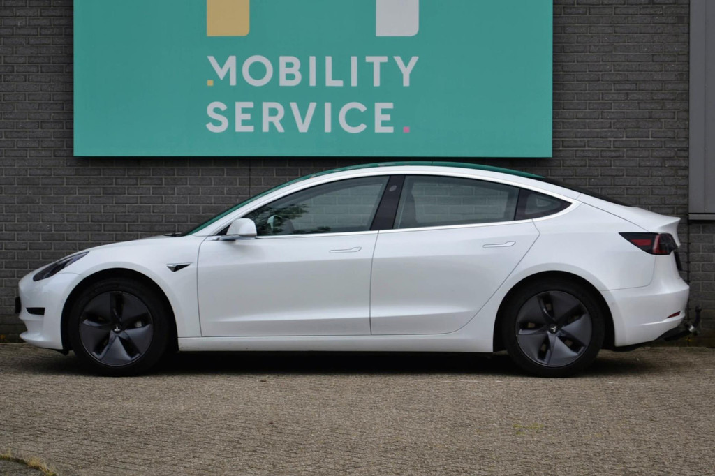 Tesla Model 3 (G663FF) met abonnement