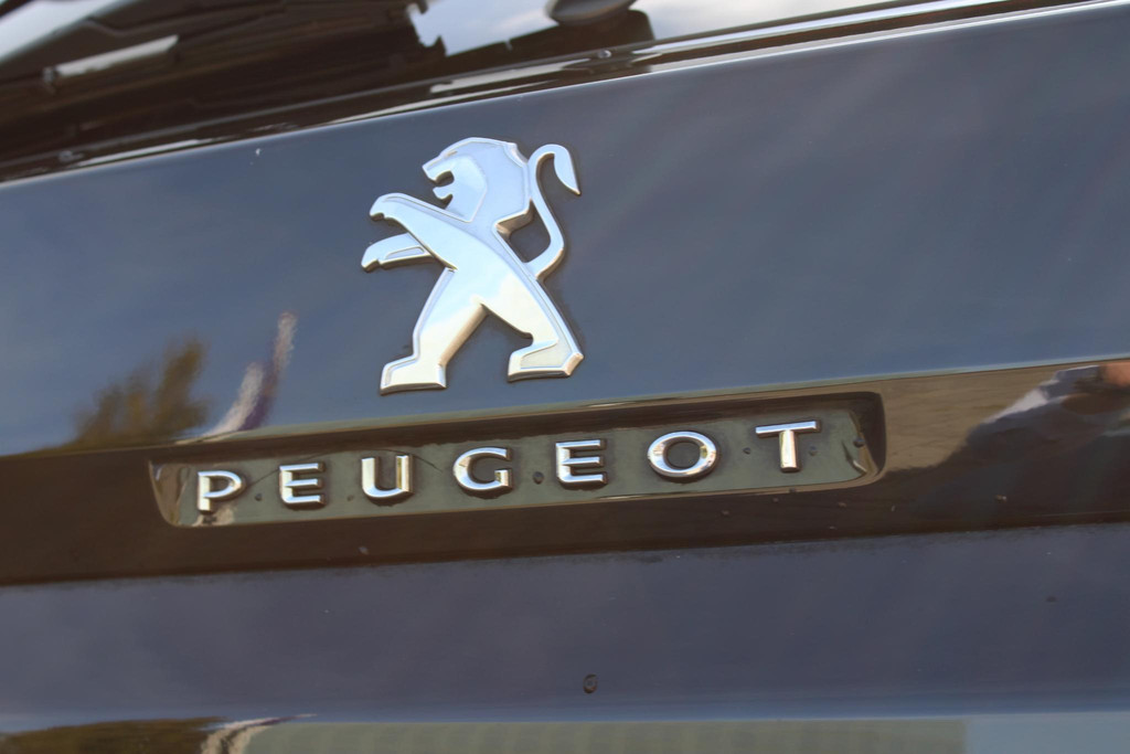 Peugeot 3008 (L848GG) met abonnement