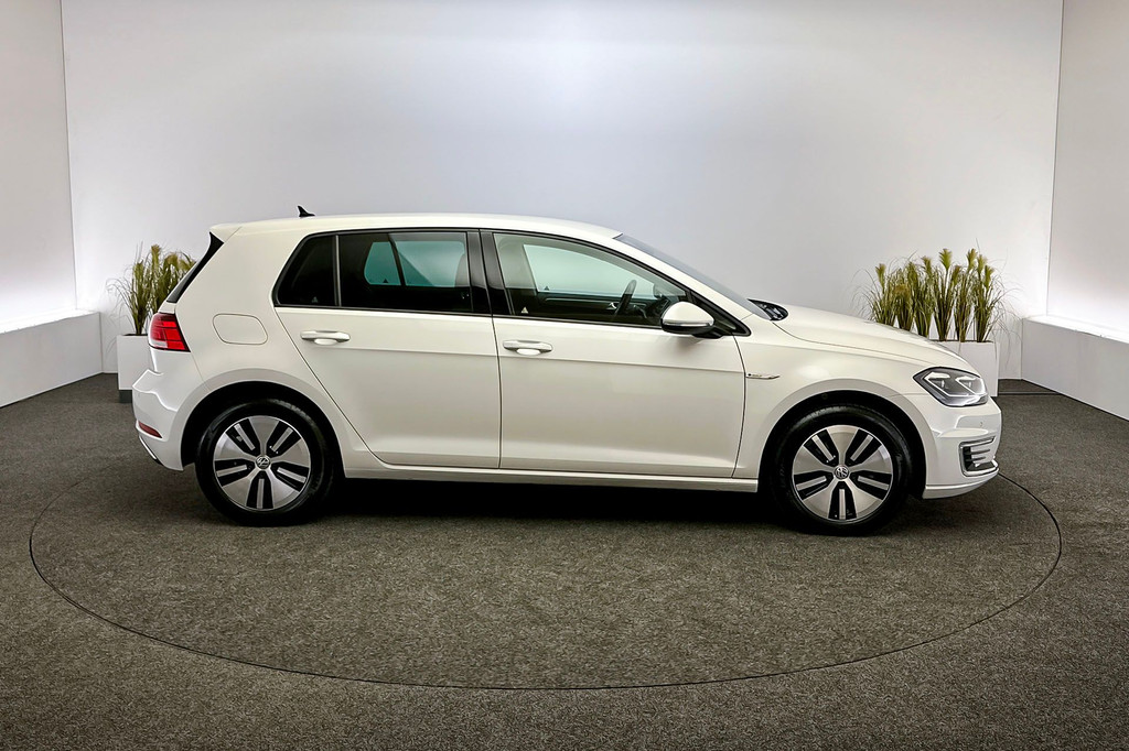 Volkswagen e-Golf (H885SJ) met abonnement