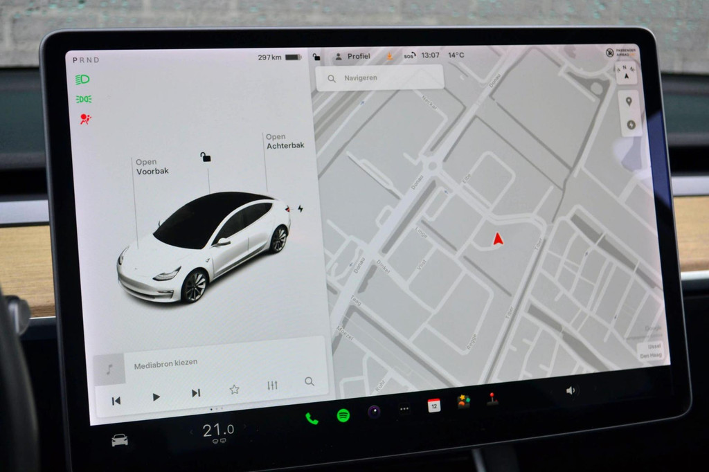 Tesla Model 3 (G578DR) met abonnement