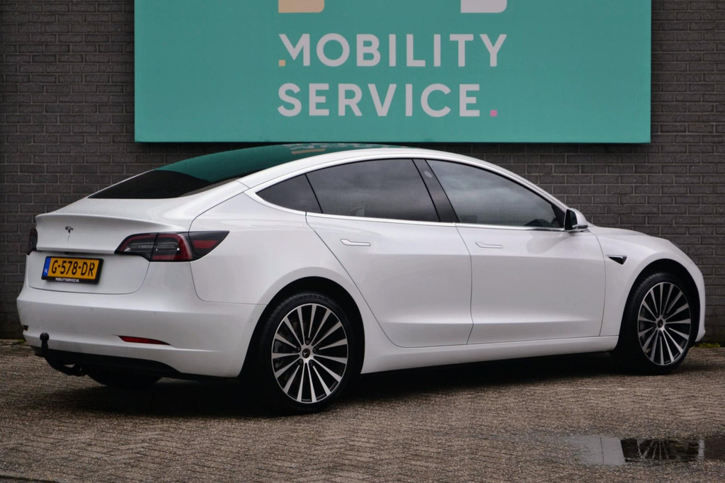 Tesla Model 3 (G578DR) met abonnement