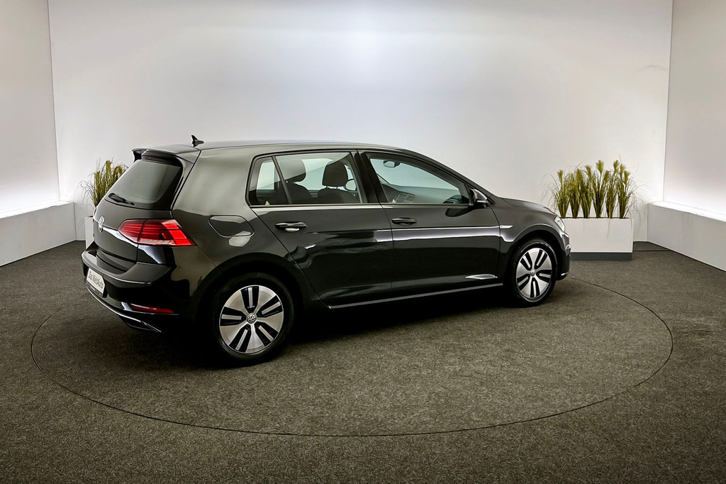 Volkswagen e-Golf (J702GB) met abonnement