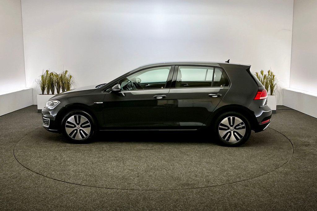 Volkswagen e-Golf (J702GB) met abonnement