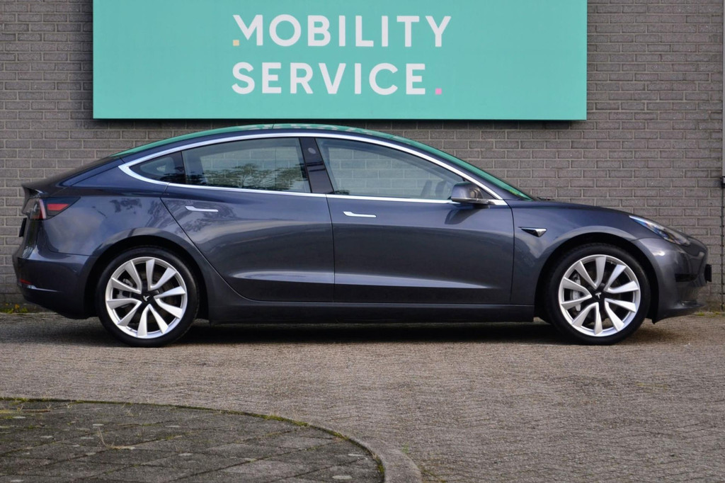 Tesla Model 3 (G368FS) met abonnement