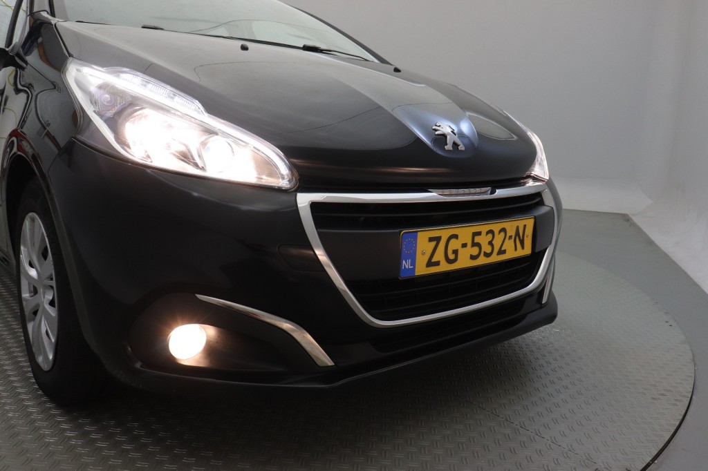 Peugeot 208 (ZG532N) met abonnement