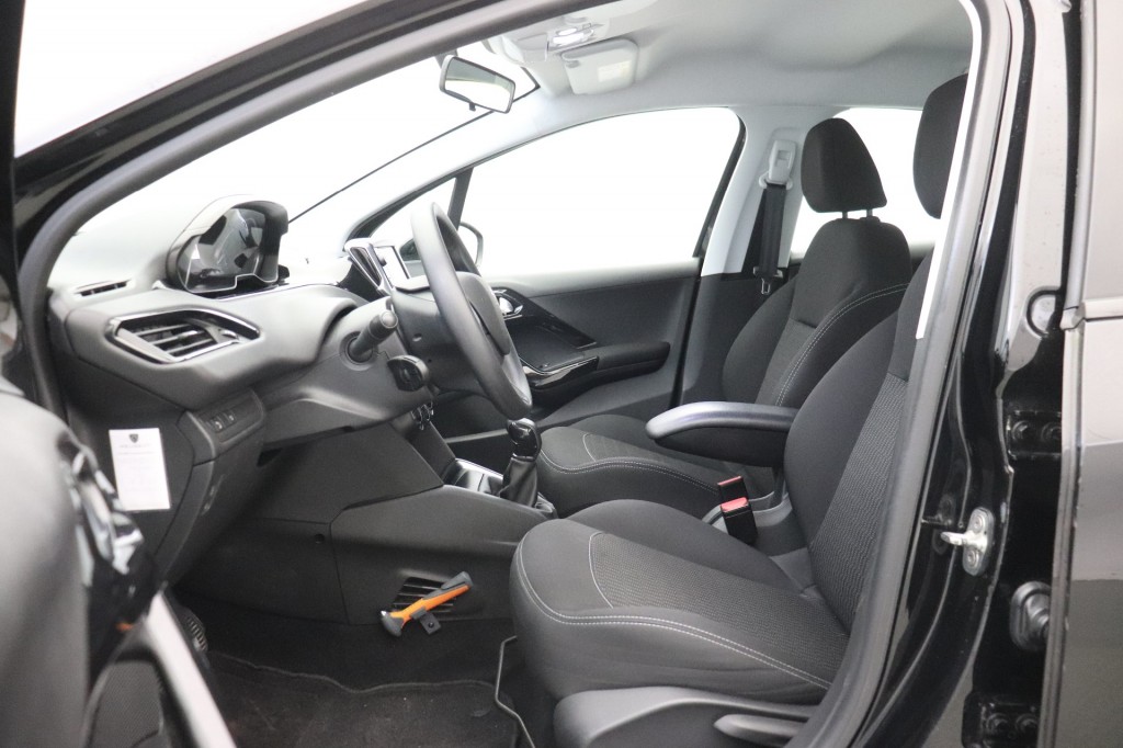 Peugeot 208 (ZG532N) met abonnement