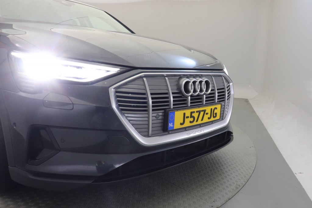 Audi e-tron (J577JG) met abonnement