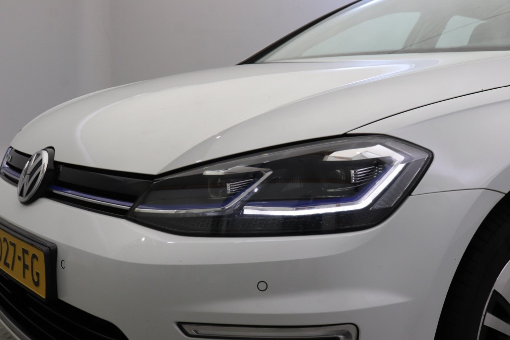 Volkswagen e-Golf (G027FG) met abonnement