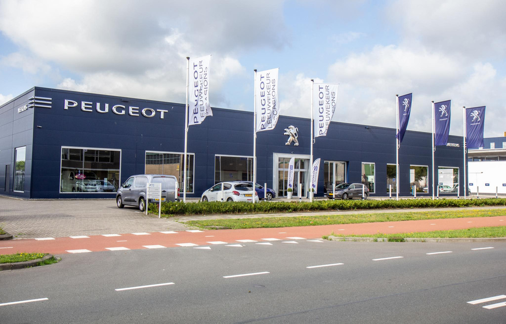 Peugeot 208 (R092BN) met abonnement