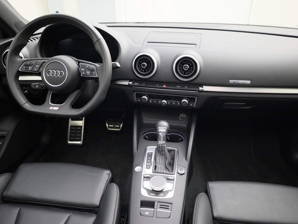 Audi A3 (GSN20H) met abonnement