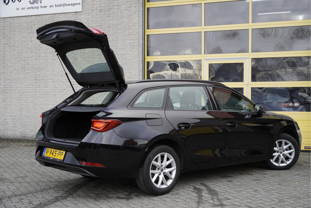 Seat Leon Sportstourer (R945PP) met abonnement