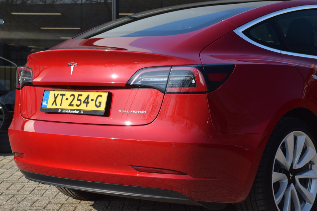 Tesla Model 3 AWD (XT254G) met abonnement