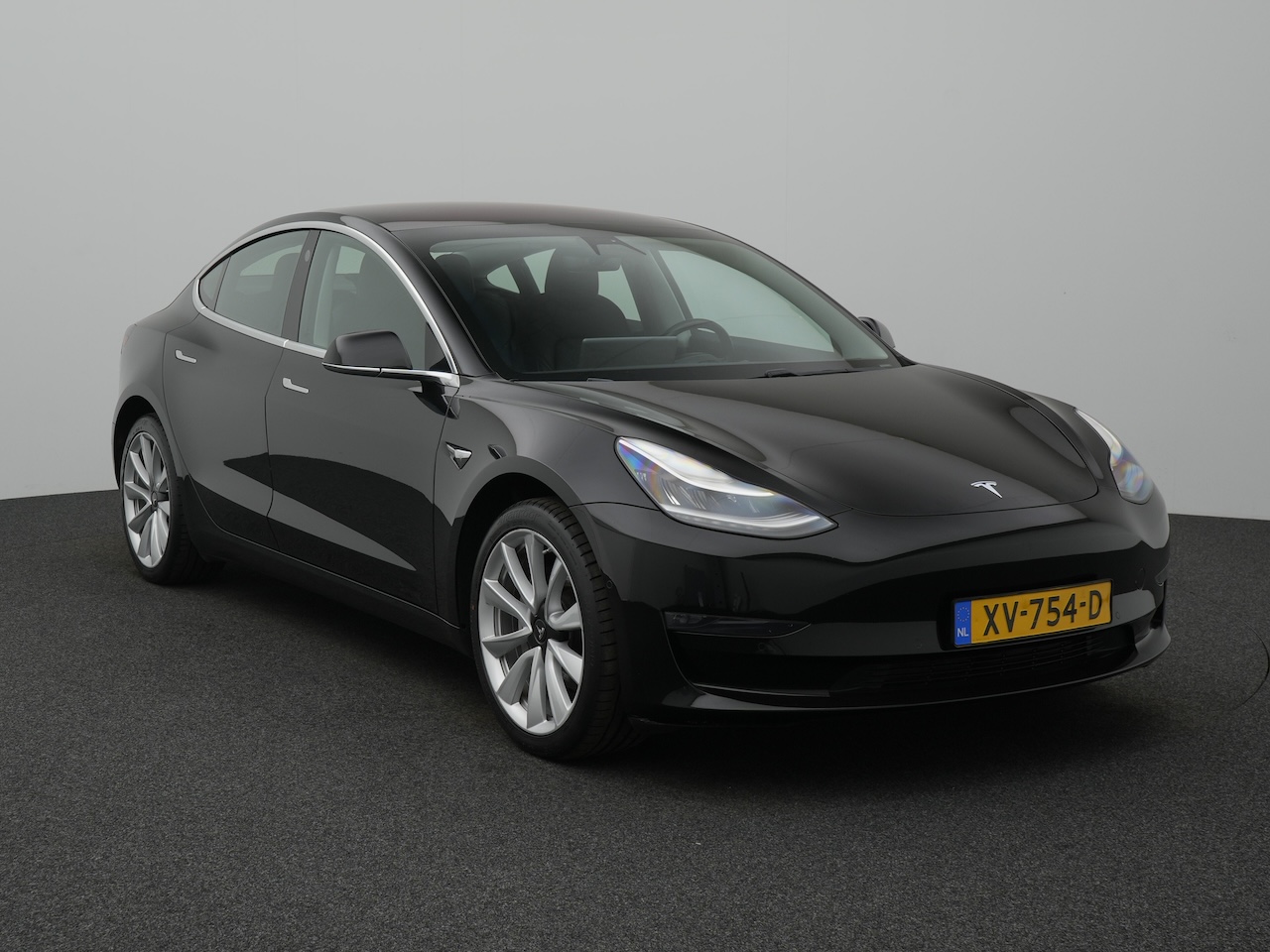 Tesla Model 3 (XV754D) met abonnement