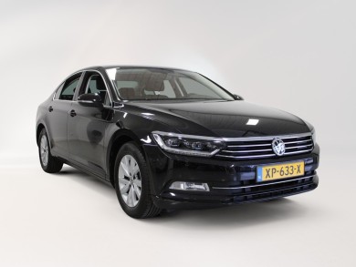 Volkswagen Passat (XP633X) met auto abonnement